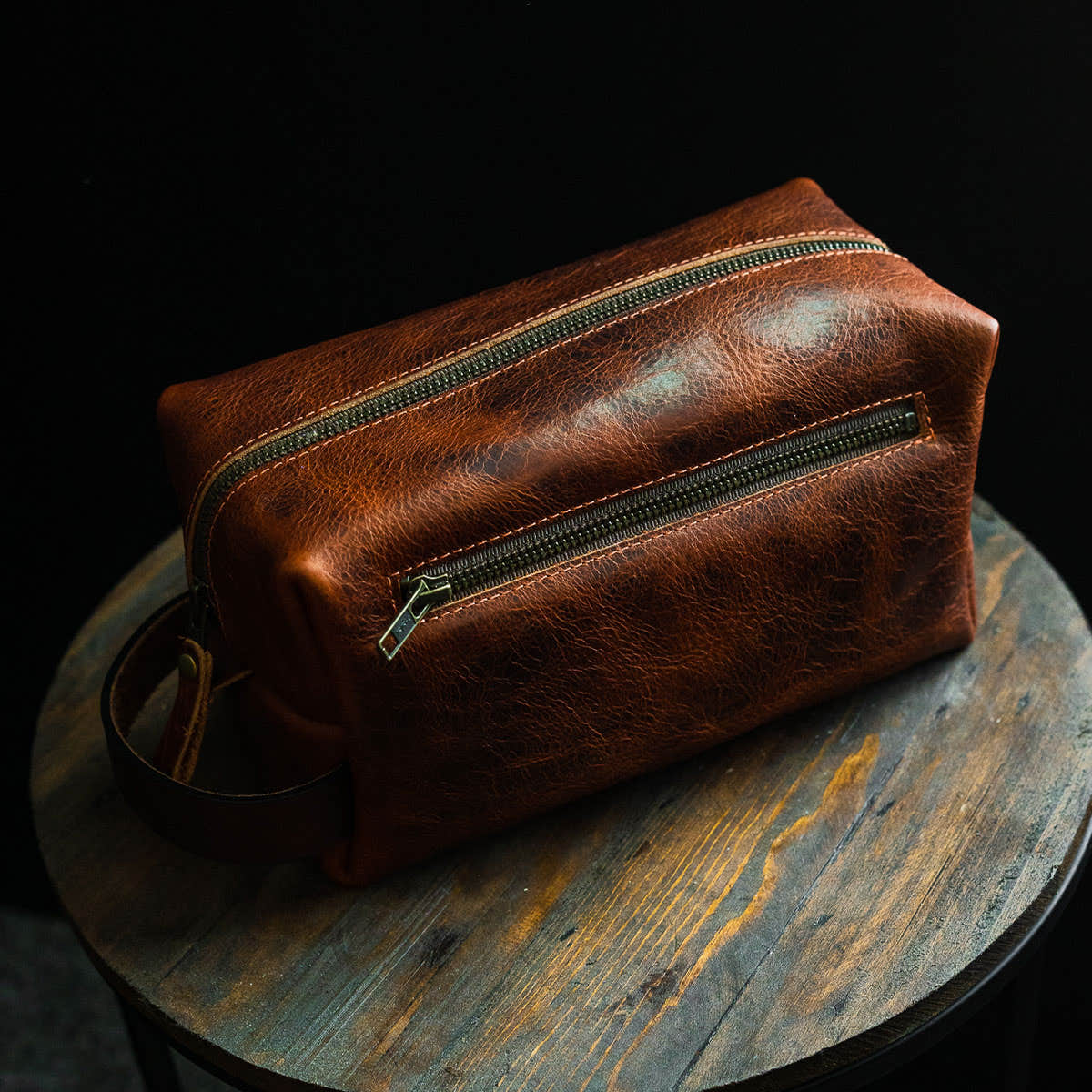 Bison Deluxe Leather Dopp Bag With Zipper - Image 5